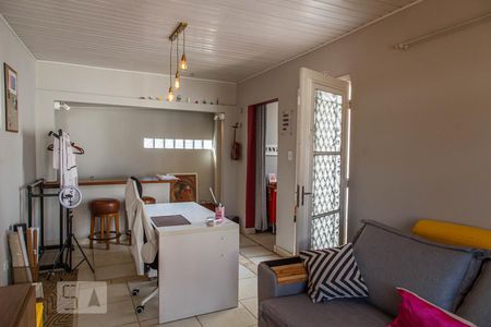 Casa à venda com 220m², 4 quartos e 3 vagas Casa à venda com 220m², 4 quartos e 3 vagasStudio