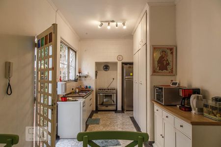 Casa à venda com 220m², 4 quartos e 3 vagas Casa à venda com 220m², 4 quartos e 3 vagasCozinha