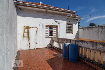 Casa à venda com 220m², 4 quartos e 3 vagas Casa à venda com 220m², 4 quartos e 3 vagasTerraço