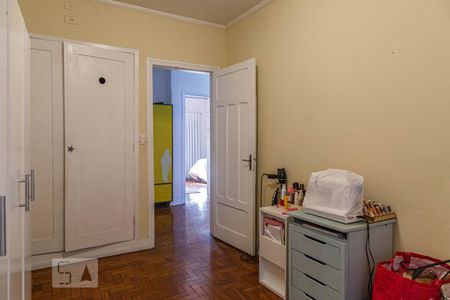 Casa à venda com 220m², 4 quartos e 3 vagas Casa à venda com 220m², 4 quartos e 3 vagasQuarto 2