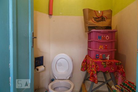 Casa à venda com 220m², 4 quartos e 3 vagas Casa à venda com 220m², 4 quartos e 3 vagasBanheiro 2