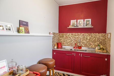 Casa à venda com 220m², 4 quartos e 3 vagas Casa à venda com 220m², 4 quartos e 3 vagasStudio