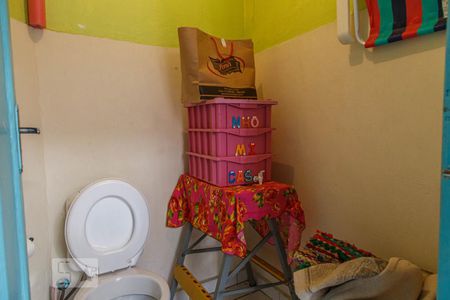 Casa à venda com 220m², 4 quartos e 3 vagas Casa à venda com 220m², 4 quartos e 3 vagasBanheiro 2