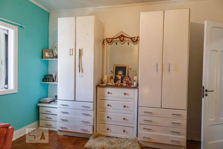 Casa à venda com 220m², 4 quartos e 3 vagas Casa à venda com 220m², 4 quartos e 3 vagasQuarto 3