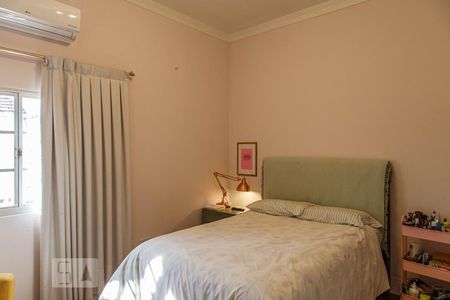 Casa à venda com 220m², 4 quartos e 3 vagas Casa à venda com 220m², 4 quartos e 3 vagasQuarto 1