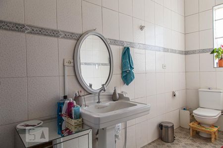 Casa à venda com 220m², 4 quartos e 3 vagas Casa à venda com 220m², 4 quartos e 3 vagasBanheiro 1