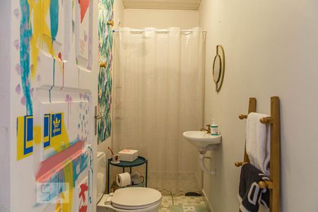 Casa à venda com 220m², 4 quartos e 3 vagas Casa à venda com 220m², 4 quartos e 3 vagasBanheiro 3