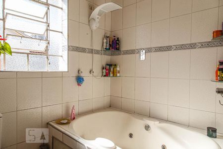 Casa à venda com 220m², 4 quartos e 3 vagas Casa à venda com 220m², 4 quartos e 3 vagasBanheiro 1