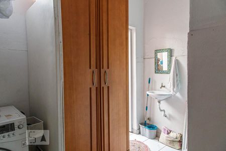 Casa à venda com 220m², 4 quartos e 3 vagas Casa à venda com 220m², 4 quartos e 3 vagasÁrea de Serviço