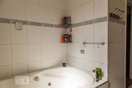 Casa à venda com 220m², 4 quartos e 3 vagas Casa à venda com 220m², 4 quartos e 3 vagasBanheiro 1