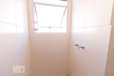 Apartamento à venda com 54m², 2 quartos e 1 vaga Apartamento à venda com 54m², 2 quartos e 1 vagaBanheiro