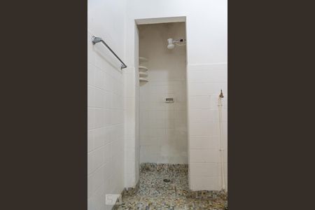 Banheiro de apartamento para alugar com 1 quarto, 28m² em Bela Vista, São Paulo