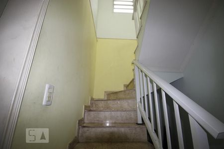 Escada de casa à venda com 3 quartos, 150m² em Jardim Itapemirim, São Paulo