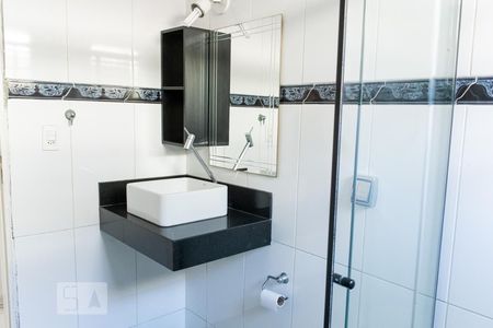 Banheiro do quarto de casa para alugar com 1 quarto, 50m² em Vila Constança, São Paulo