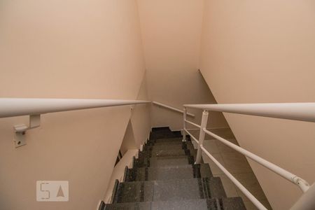 Escada de casa para alugar com 2 quartos, 60m² em Vila Granada, São Paulo