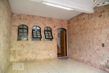 Casa à venda com 147m², 2 quartos e 1 vaga Casa à venda com 147m², 2 quartos e 1 vagaFachada