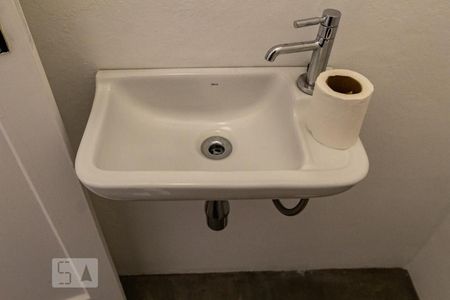 Lavabo de apartamento para alugar com 2 quartos, 88m² em Pinheiros, São Paulo