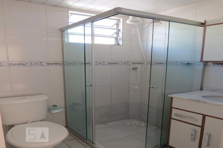 Banheiro de apartamento à venda com 2 quartos, 40m² em Partenon, Porto Alegre