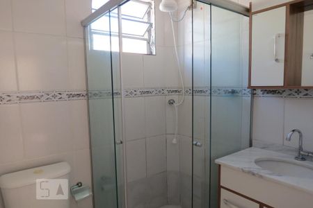 Banheiro de apartamento à venda com 2 quartos, 40m² em Partenon, Porto Alegre