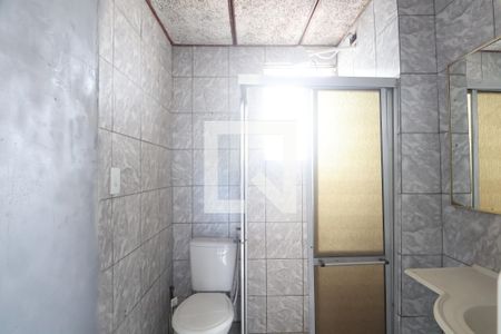 Banheiro de apartamento à venda com 1 quarto, 34m² em Guajuviras, Canoas