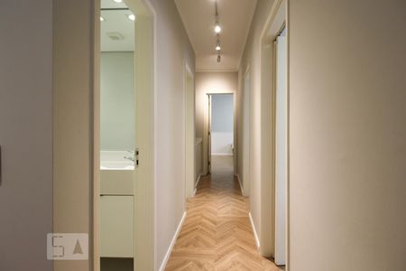 Corredor de apartamento à venda com 3 quartos, 118m² em Moema, São Paulo