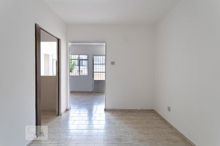 Quarto 1 de casa para alugar com 2 quartos, 65m² em Vila Divina Pastora, São Paulo