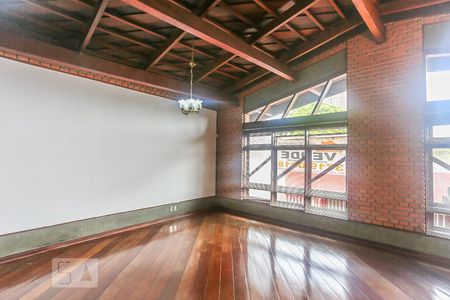 Sala de Estar de casa à venda com 3 quartos, 250m² em Vila Lageado, São Paulo