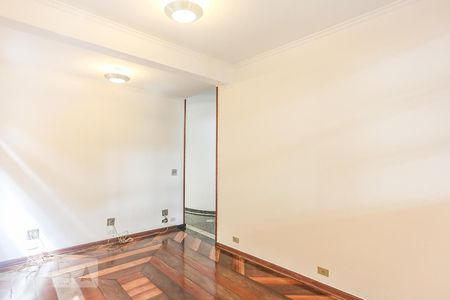 Sala de TV de casa à venda com 3 quartos, 250m² em Vila Lageado, São Paulo