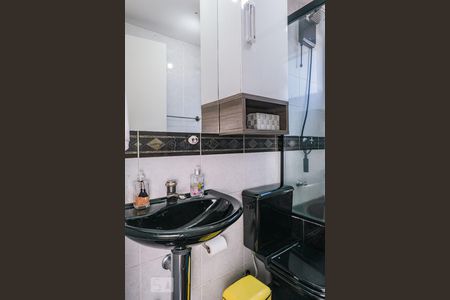 Banheiro de apartamento à venda com 2 quartos, 54m² em Tucuruvi, São Paulo