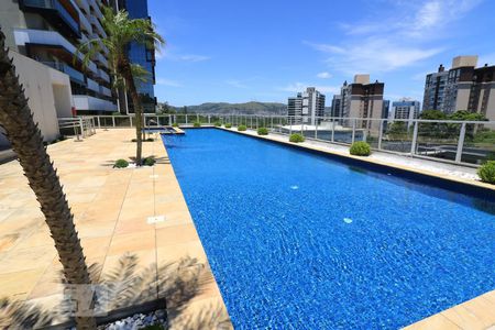 Apartamento para alugar com 75m², 2 quartos e 3 vagas Apartamento para alugar com 75m², 2 quartos e 3 vagasÁrea comum - Piscina