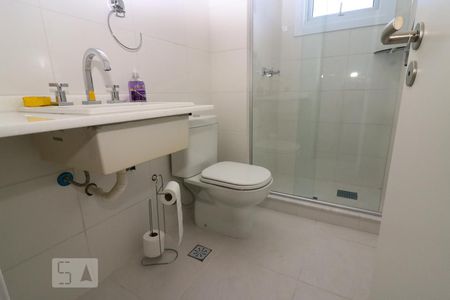 Apartamento para alugar com 75m², 2 quartos e 3 vagas Apartamento para alugar com 75m², 2 quartos e 3 vagasBanheiro da Suíte