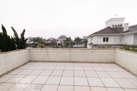 Casa de condomínio à venda com 320m², 4 quartos e 4 vagas Casa de condomínio à venda com 320m², 4 quartos e 4 vagasSacada