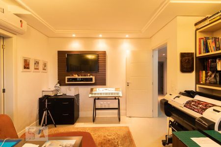 Casa de condomínio à venda com 320m², 4 quartos e 4 vagas Casa de condomínio à venda com 320m², 4 quartos e 4 vagasQuarto 4