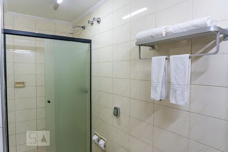 Banheiro de kitnet/studio para alugar com 1 quarto, 23m² em Consolação, São Paulo