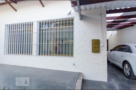 Casa à venda com 500m², 15 quartos e 3 vagas Casa à venda com 500m², 15 quartos e 3 vagasGaragem