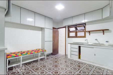 Casa à venda com 500m², 15 quartos e 3 vagas Casa à venda com 500m², 15 quartos e 3 vagasCozinha