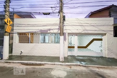 Casa à venda com 500m², 15 quartos e 3 vagas Casa à venda com 500m², 15 quartos e 3 vagasFachada