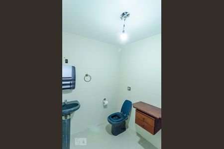 Casa à venda com 500m², 15 quartos e 3 vagas Casa à venda com 500m², 15 quartos e 3 vagasBanheiro Social 1