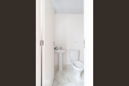 Banheiro da suíte de casa para alugar com 2 quartos, 56m² em Jaçanã, São Paulo