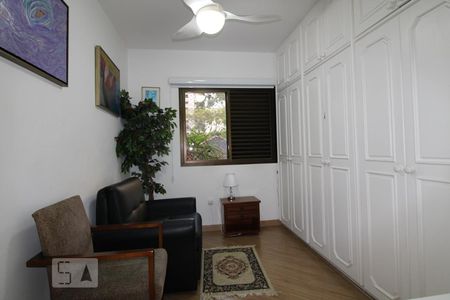 Closet 1 de apartamento para alugar com 2 quartos, 114m² em Campo Belo, São Paulo