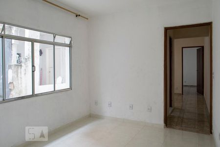 SALA de casa para alugar com 2 quartos, 50m² em Parque Maria Domitila, São Paulo