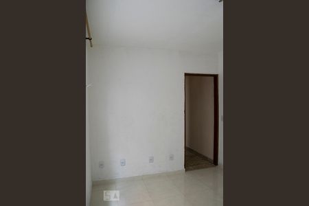 SALA de casa para alugar com 2 quartos, 50m² em Parque Maria Domitila, São Paulo