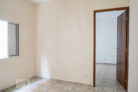 QUARTO 1 de casa para alugar com 2 quartos, 50m² em Parque Maria Domitila, São Paulo