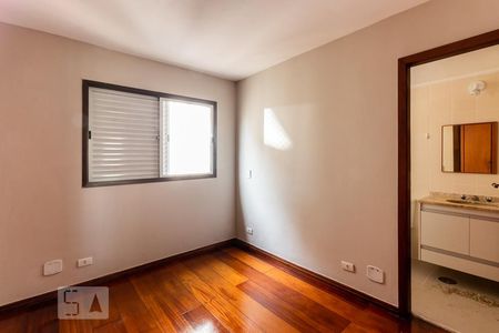 Suite de apartamento para alugar com 3 quartos, 104m² em Vila Uberabinha, São Paulo