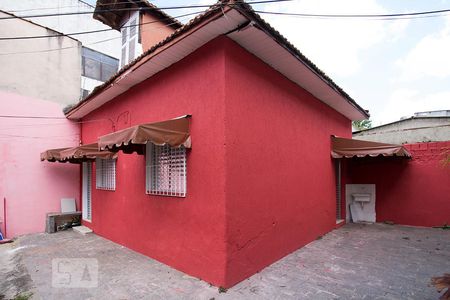 Casa à venda com 48m², 2 quartos e sem vaga Casa à venda com 48m², 2 quartos e sem vagaFachada e Área externa compartilhada