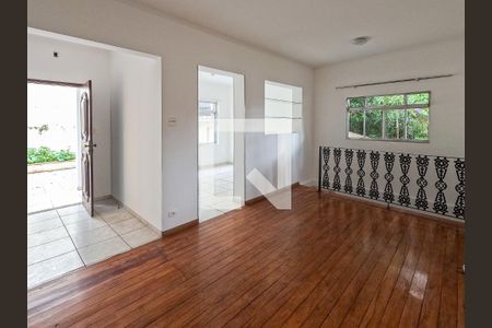 Sala de casa à venda com 3 quartos, 250m² em Vila Cavaton, São Paulo