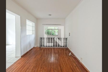 Sala de casa à venda com 3 quartos, 250m² em Vila Cavaton, São Paulo