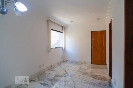 Sala de apartamento para alugar com 2 quartos, 68m² em Sion, Belo Horizonte