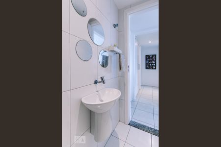 Lavabo de apartamento para alugar com 2 quartos, 98m² em Pituba, Salvador