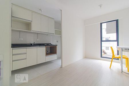 Sala de apartamento para alugar com 1 quarto, 35m² em Água Verde, Curitiba